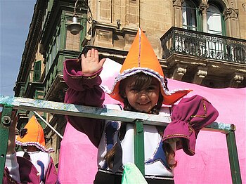Kind an Karneval