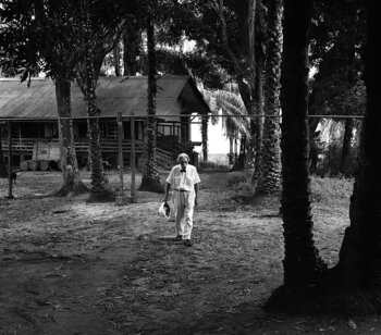 Albert Schweitzer 1964 in Lambarene