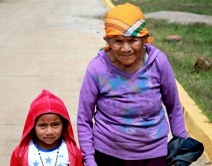 Oma und Enkelin aus Honduras