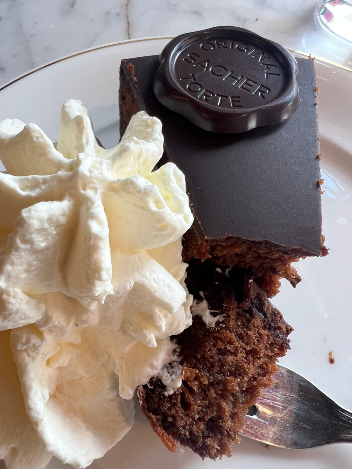 Wien, Sehenswürdigkeiten: Café sacher und Sachertorte