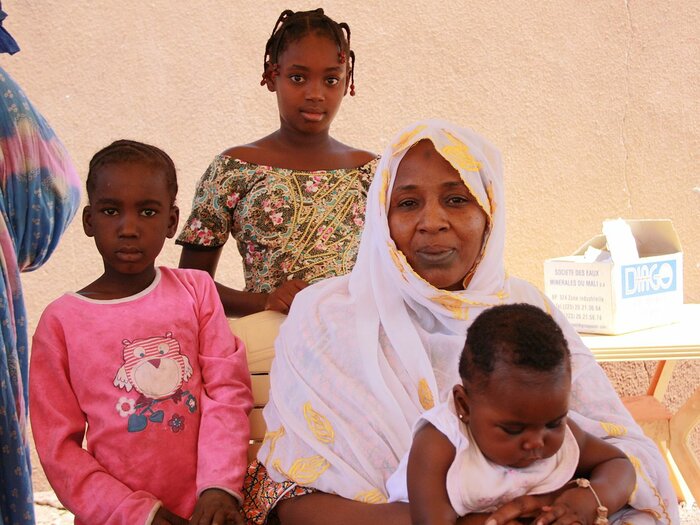 Mutter und Kinder aus Gao in Mali