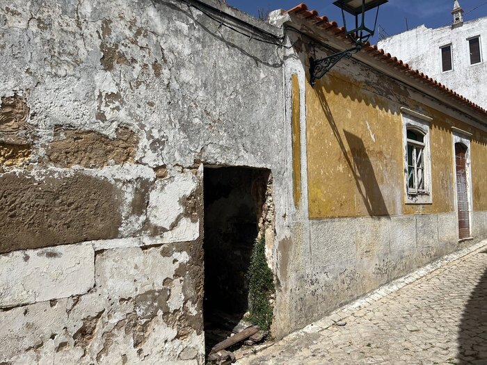 Verlassenes Haus in Portugal Zerfallenes Haus in Portugal