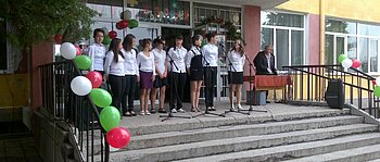 Feier in einem Gymnasium in Bulgarien