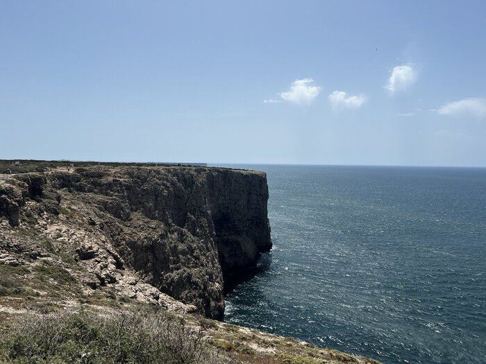 Cabo de São Vicente mit Steilküste Steilküste am Kap St. Vincent in Portugal: südwestlichster Punkt in Europa