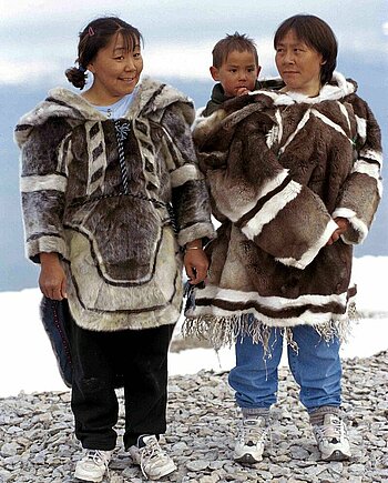 Traditionelle Kleidung der Inuit