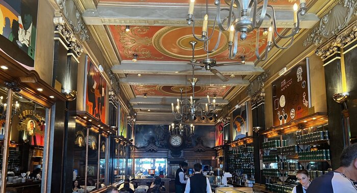 Berühmtes Cafe in Lissabon