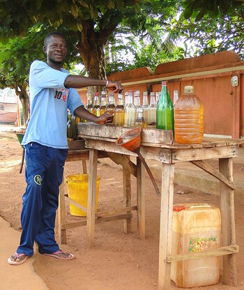 Benzinverkauf in Benin