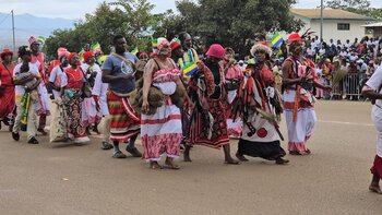 Parade in Gabun am 30. August 2025