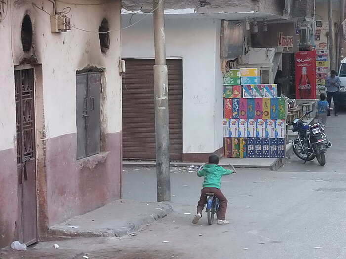 Junge in Luxor in Ägypten