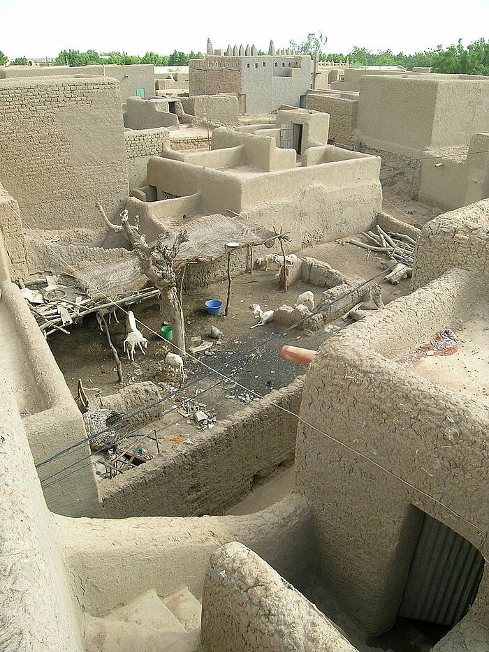 Blick zwischen die Häuser von Djenné