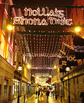 Wicklow Street in Dublin zu Weihnachten in Irland