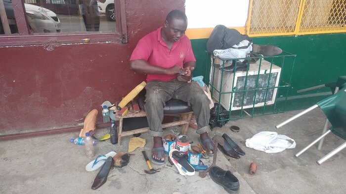 Schuhmacher in Äquatorialguinea