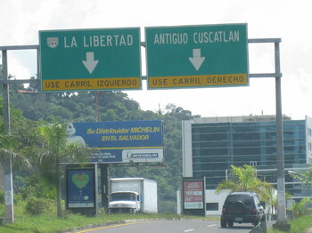 Straßenschild in El Salvador