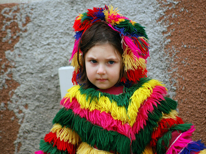 Portugiesisches Kind beim Karneval in Podence