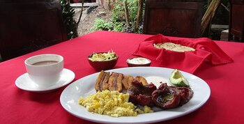 Typisches Frühstück in Honduras