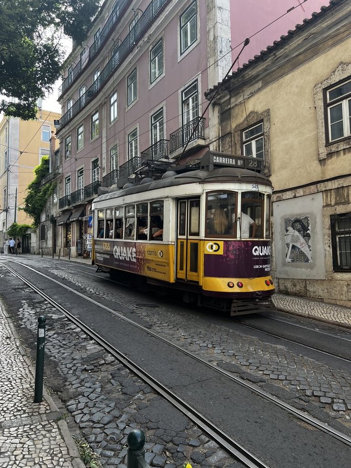 Tram 28